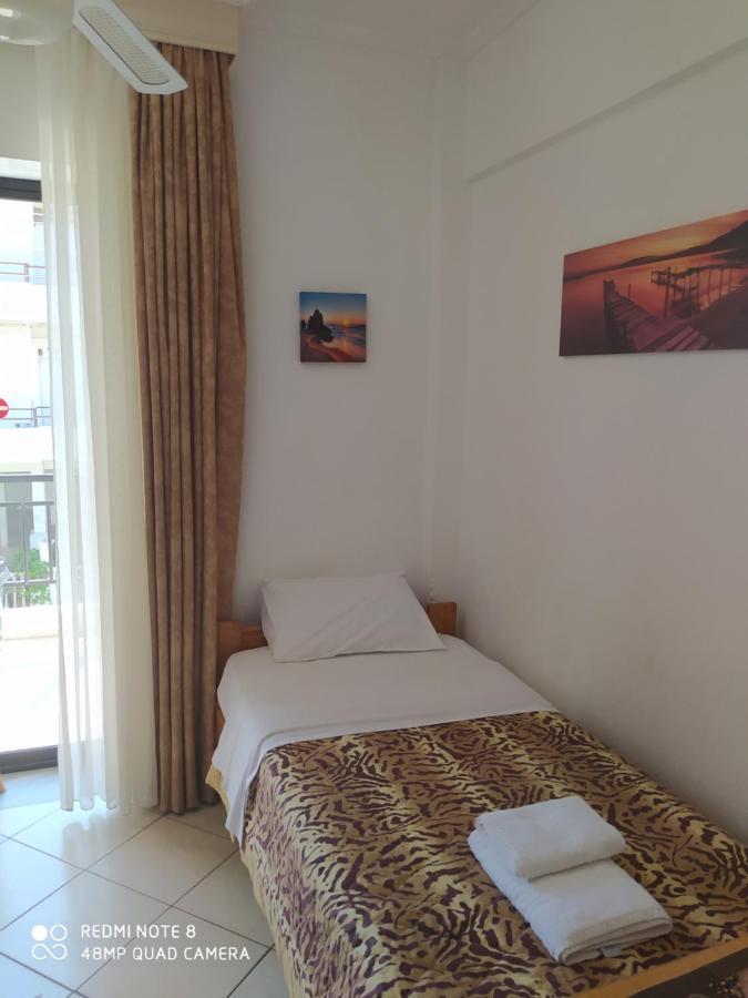 Aparthotel Hause Zorbas à Paralia Dionisiou Extérieur photo