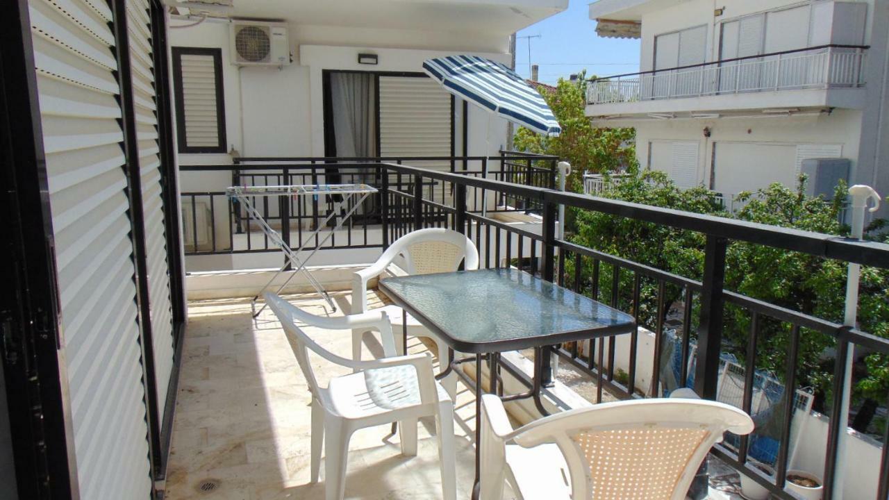 Aparthotel Hause Zorbas à Paralia Dionisiou Extérieur photo