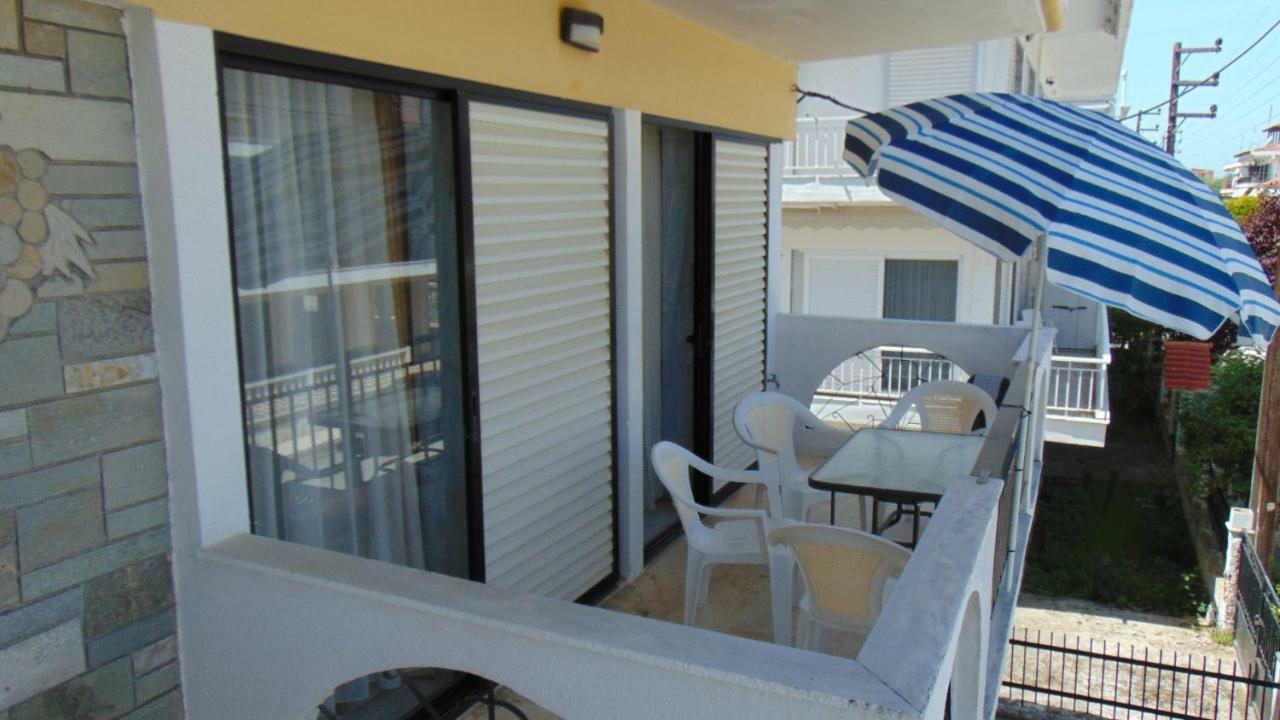 Aparthotel Hause Zorbas à Paralia Dionisiou Extérieur photo